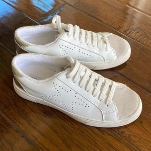 Steve Madden sneaker
